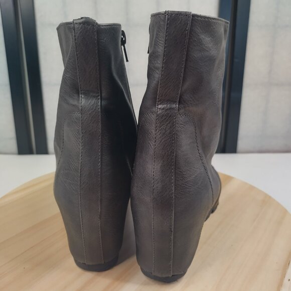 Union Bay Sassy-U Ankle Dark Gray Greenish Ankle Wedge Boots Women US 10 - Picture 5 of 14